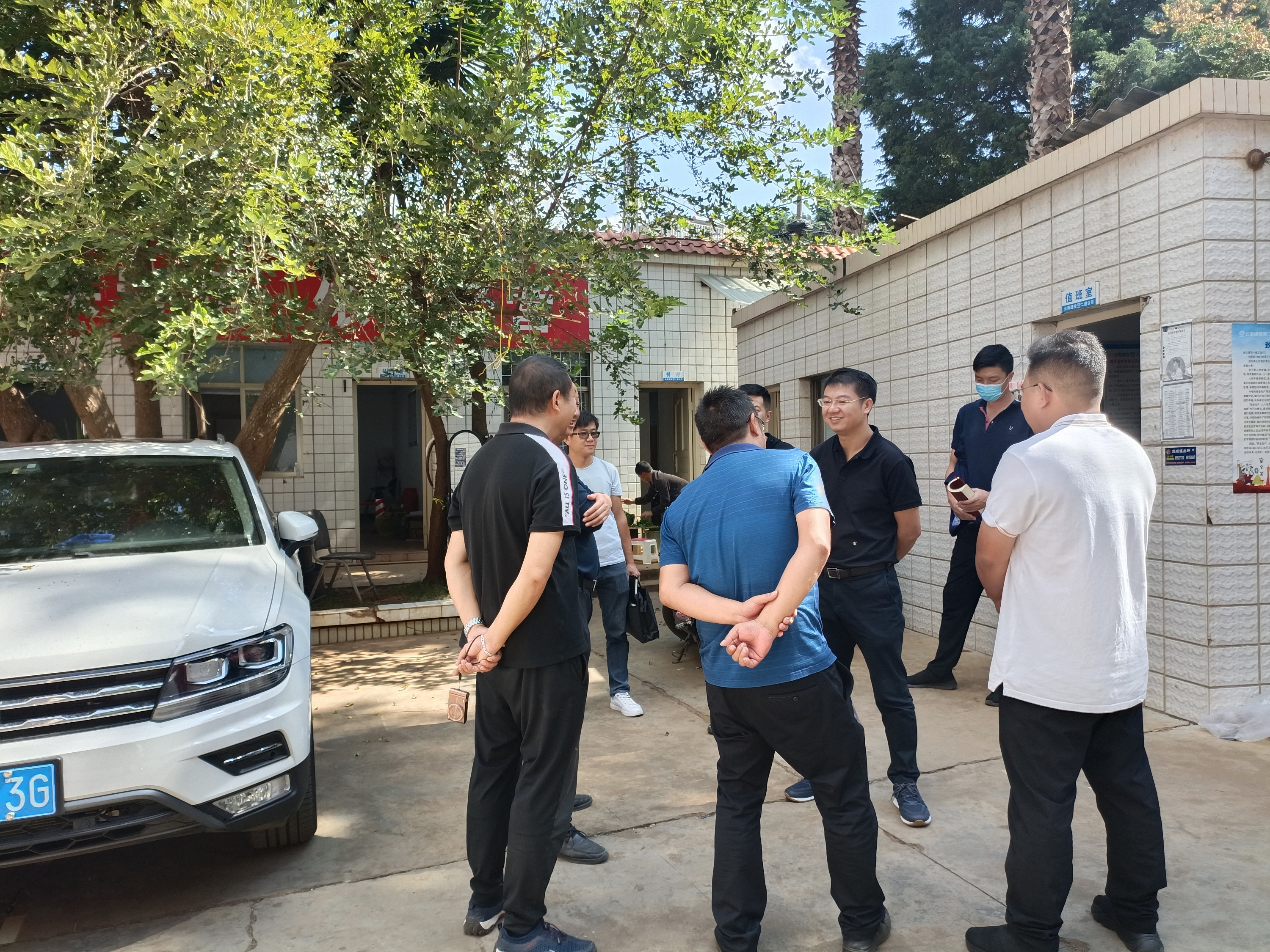 【我為群眾辦實(shí)事】萬(wàn)向遵一行對(duì)公司周邊生活區(qū)、庫(kù)區(qū)開展消防檢查